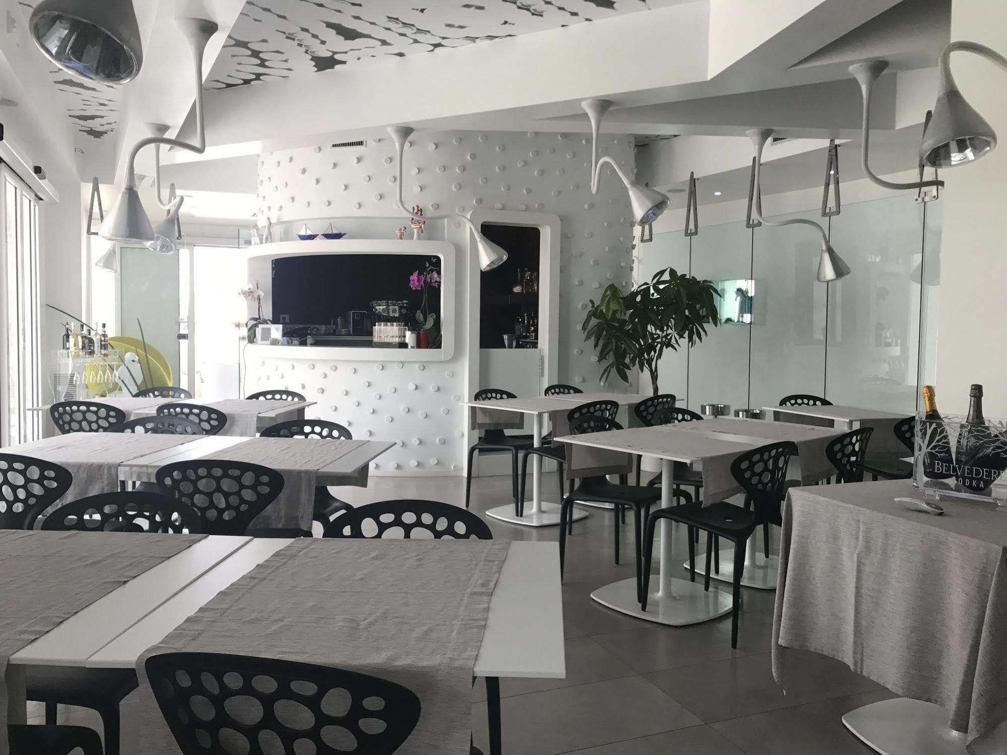 Quihotel Porto Cesareo Exteriér fotografie