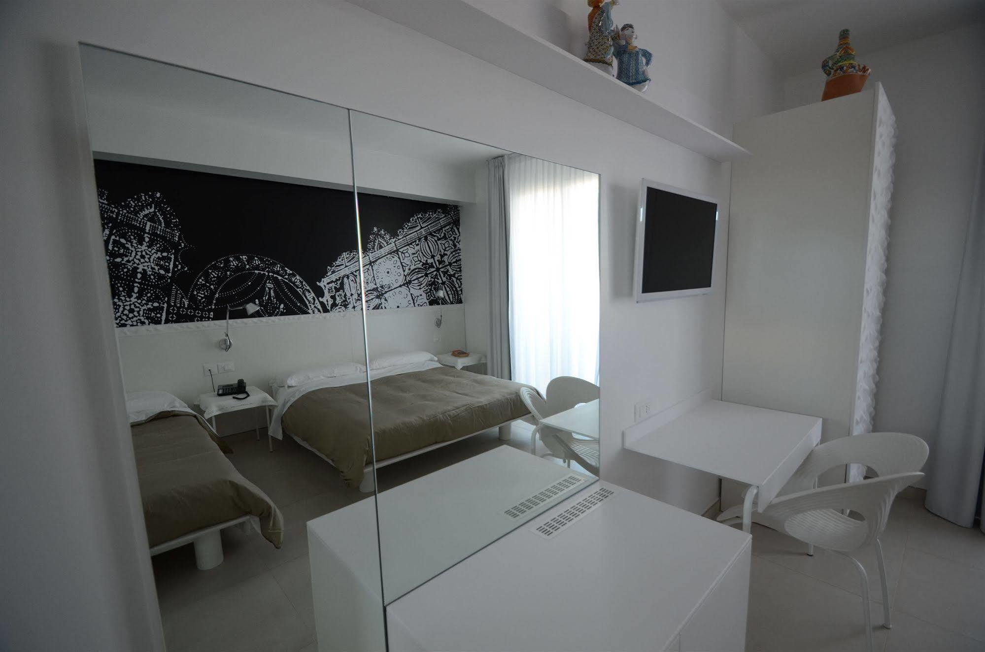 Quihotel Porto Cesareo Exteriér fotografie